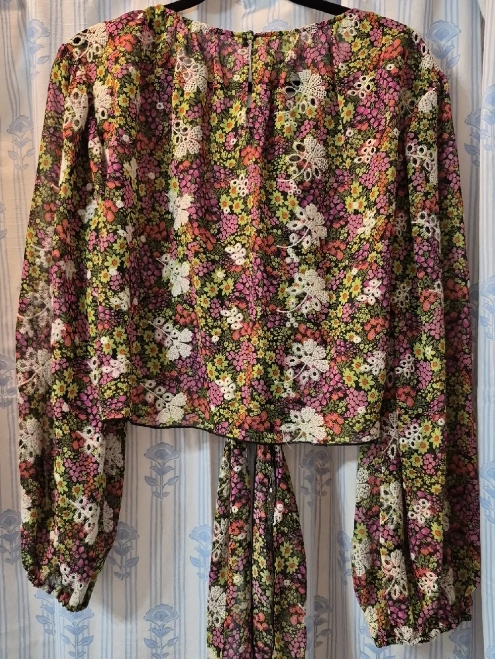 Leydon Floral semi sheer lace cropped tie Citron Ditsy Boho Blouse Sz L